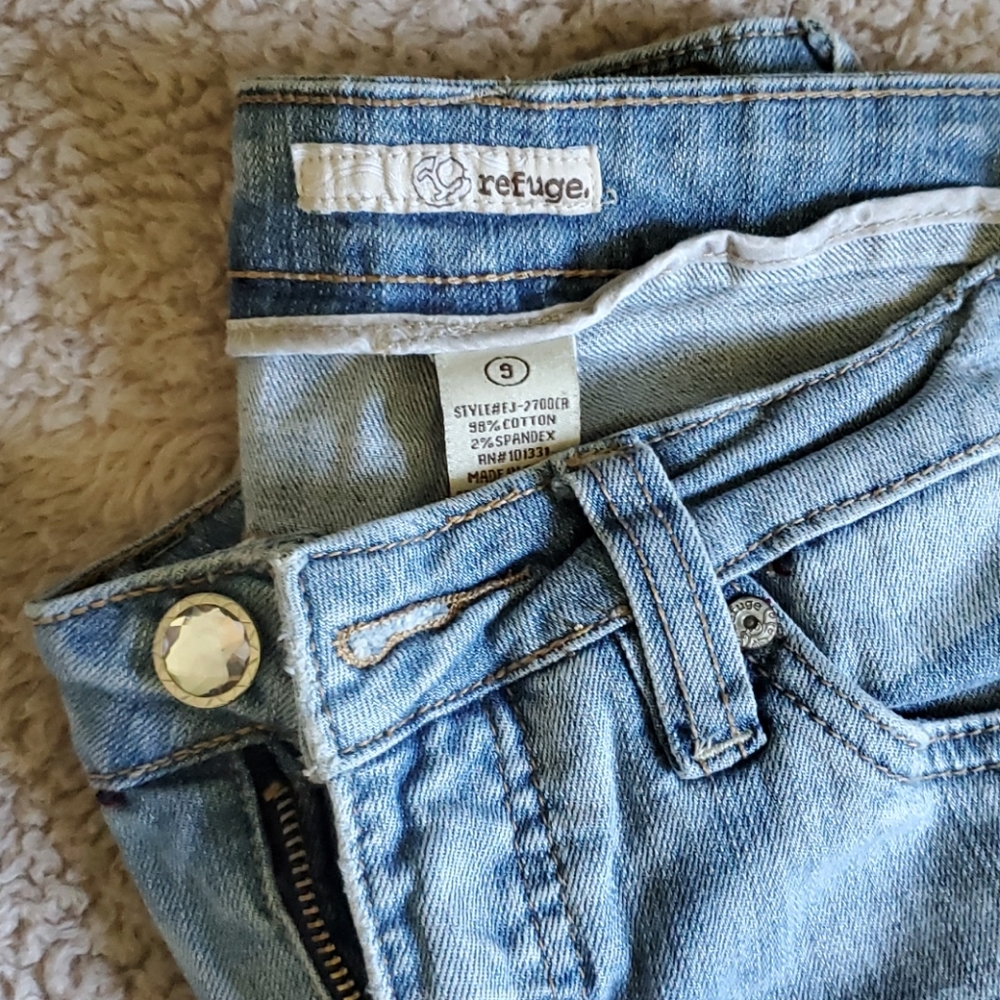 "Vintage" Refuge Stonwashed Jean Capris